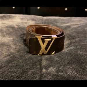 SOLD!!!! Lv belt size 36 unisex